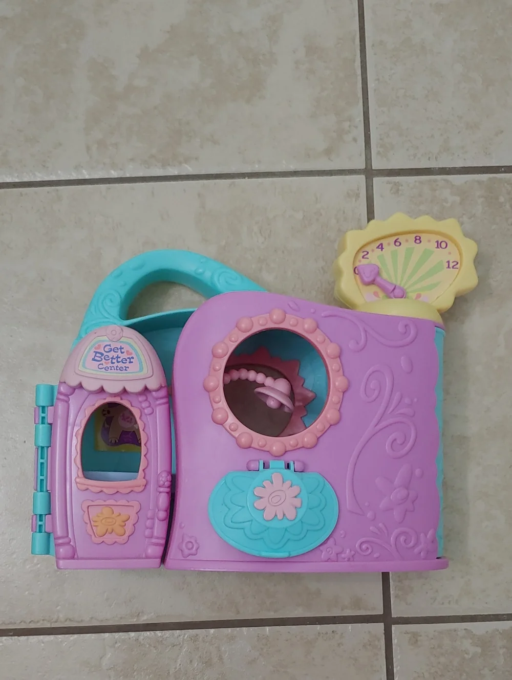 Vintage 2005 Littlest Pet Shop Get Better Center LPS Vet Clinic Playset